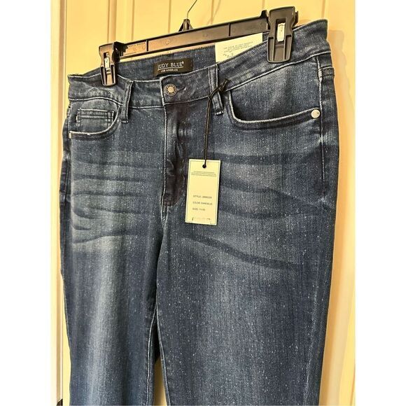 NWT Judy Blue Mid Rise Relaxed Fit Speckled Mineral Wash Jeans Size 11 / 30 JB88 - Picture 2 of 10
